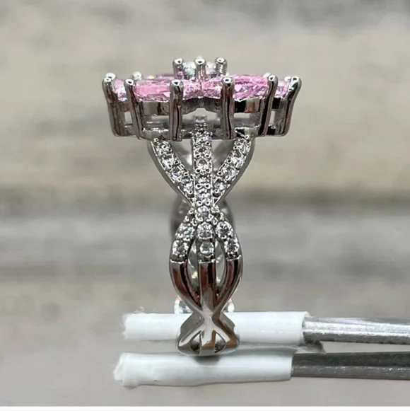 Beautiful Statement Flower Pink White Cubic Zirconia Silver Plated Ring Size 9 - Picture 7 of 10